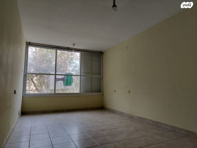 דירה, שיכוני מזרחי, כפר סבא