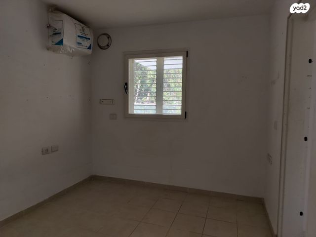 דירה, שיכוני מזרחי, כפר סבא