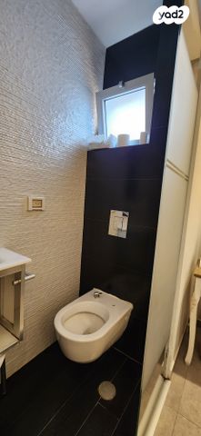 דירה, ד"ר שמואל אברהם פוזננסקי, תל חיים, תל אביב יפו