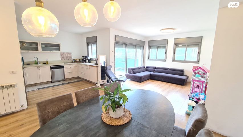 דירה, גרשון אבנר, ארמון הנציב, תלפיות מזרח, ירושלים