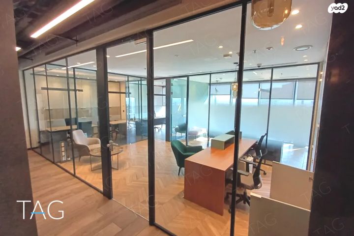 דרך מנחם בגין 144