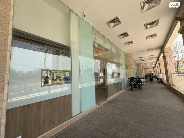 חנויות/ שטח מסחרי, שדרות הנשיא השישי, קרית הלאום, ירושלים