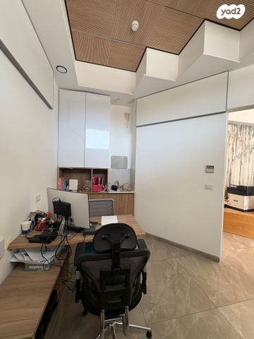 חנויות/ שטח מסחרי, שדרות הנשיא השישי, קרית הלאום, ירושלים