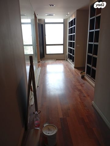 משרדים, דרך מנחם בגין 7, בורסה, רמת גן