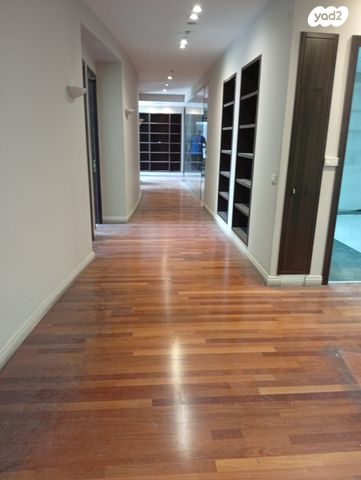 משרדים, דרך מנחם בגין 7, בורסה, רמת גן