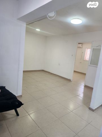 דירה, שבטי ישראל, גבעת אולגה, חדרה