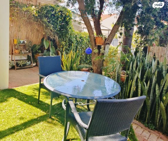 בית פרטי/ קוטג', בת חפר, בת חפר