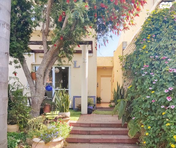 בית פרטי/ קוטג', בת חפר, בת חפר