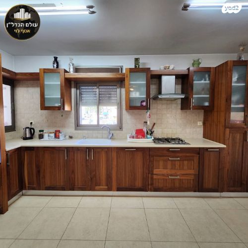 דירת גן, לוי אשכול, כהן, טירת כרמל