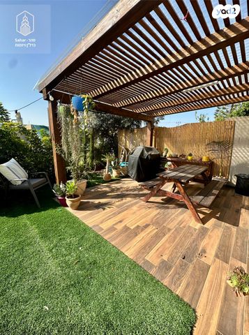 דו משפחתי, אלפי מנשה