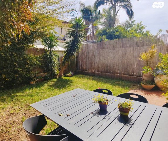 בית פרטי/ קוטג', בת חפר, בת חפר