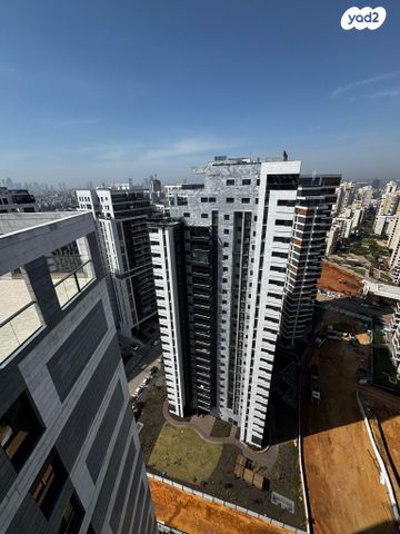 גג/ פנטהאוז, יצחק שמיר 7, רמת הדר, גבעת שמואל