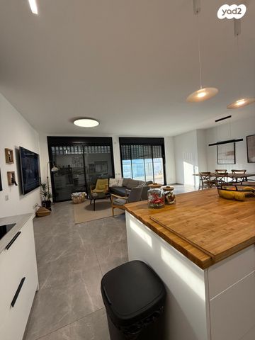 גג/ פנטהאוז, דוריף, עיר היין, אשקלון