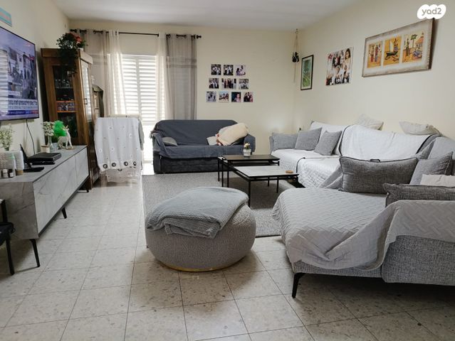 דו משפחתי, הרדוף, ערד