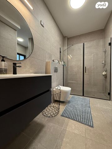 גג/ פנטהאוז, עיר היין, אשקלון