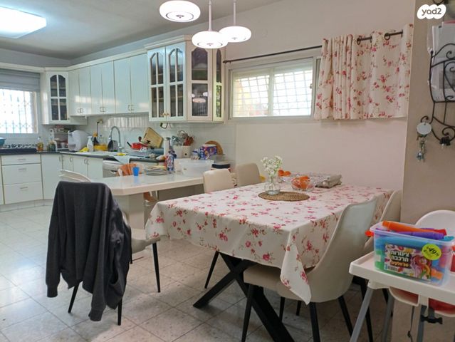 דו משפחתי, הרדוף, ערד