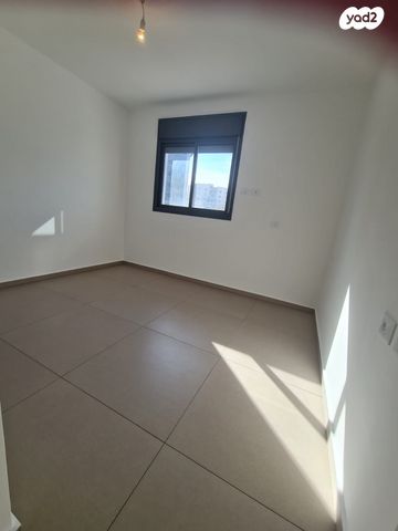 דירה, שבט זבולון, אחיסמך, לוד