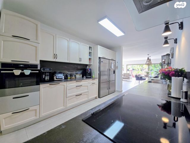 בית פרטי/ קוטג', קרית הפרחים - 2005, רעננה