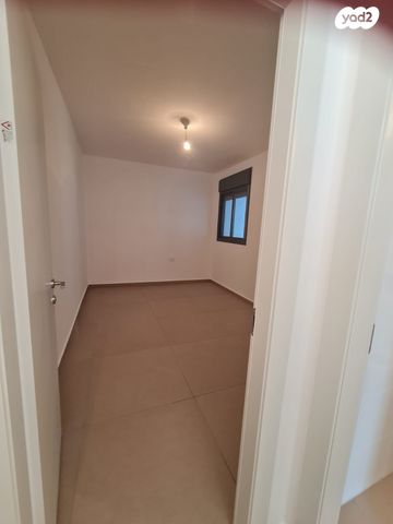 דירה, שבט זבולון, אחיסמך, לוד