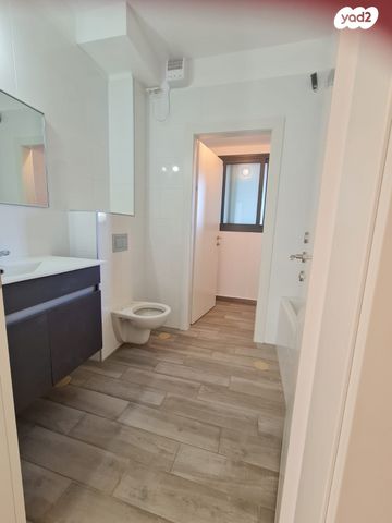 דירה, שבט זבולון, אחיסמך, לוד