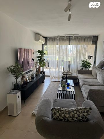 דירה, האילנות 23, הרצליה