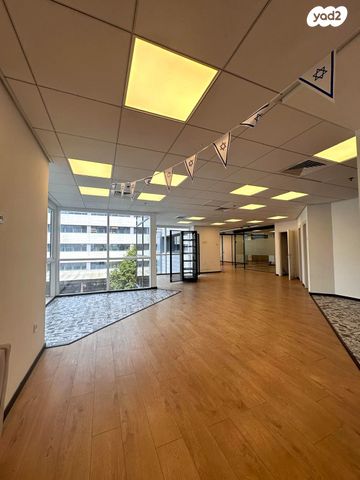 משרדים, מונטיפיורי, הרכבת, תל אביב יפו