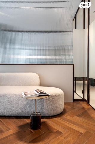 מונטיפיורי, הרכבת