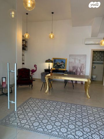 חנויות/ שטח מסחרי, יפו 153, ירושלים