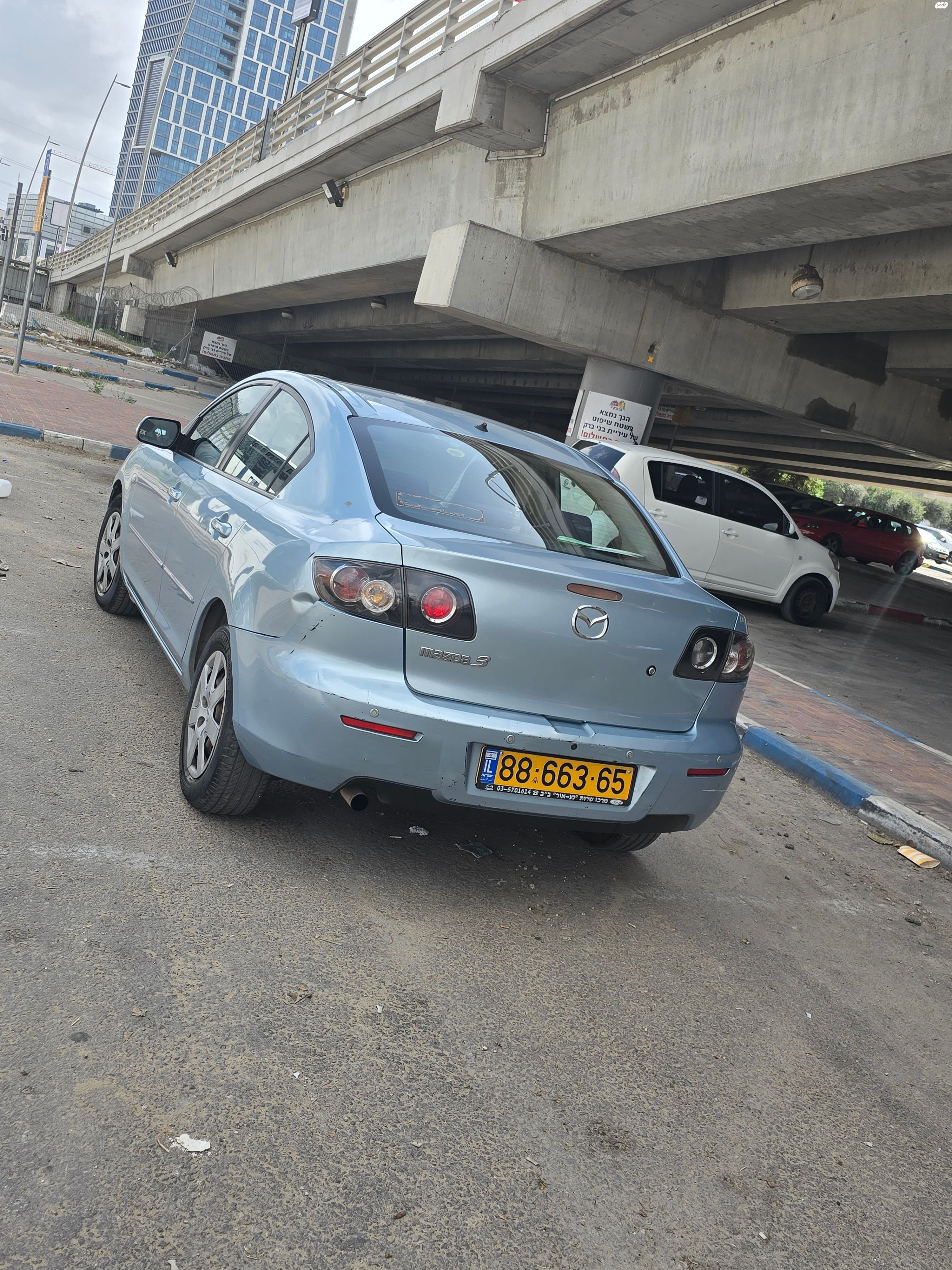 מודעת רכב מאזדה 3