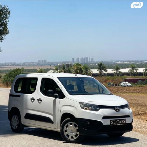 טויוטה פרואייס סיטי