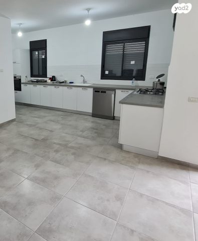 בית פרטי/ קוטג', מרים בן פורת 10, האגרוף, עכו