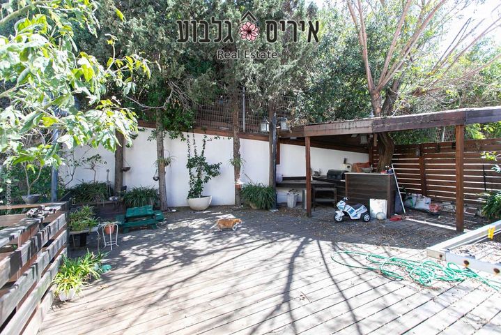 דו משפחתי, אנצו סירני, רמת אשכול, חיפה