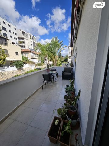 דירה, הרכסים, תל יהודה, רמת גן