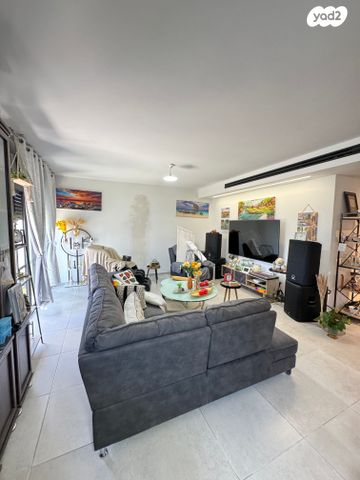 דירת גן, שקמים ואגמים, אשקלון