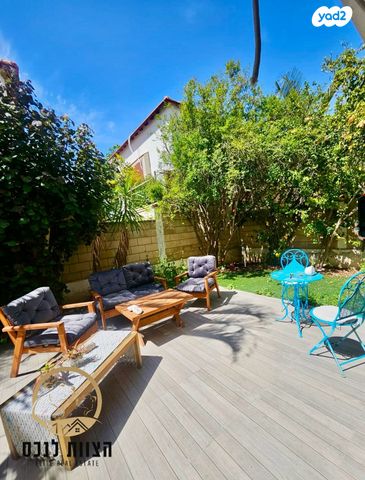 דו משפחתי, יעקב בר סימנטוב, גבעת אוויה, יהוד מונוסון