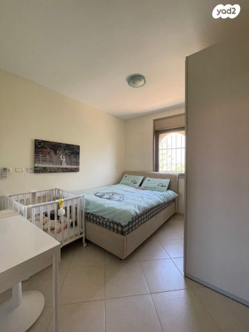 בית פרטי/ קוטג', ניגונים, רננים, ערד