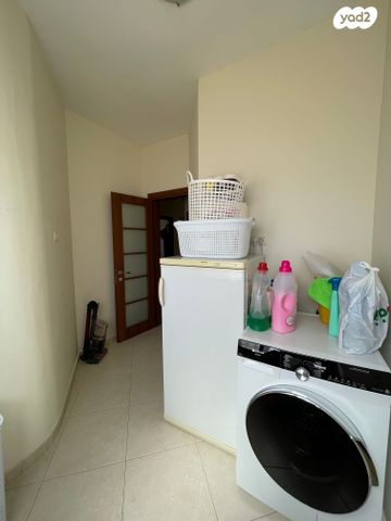 בית פרטי/ קוטג', ניגונים, רננים, ערד