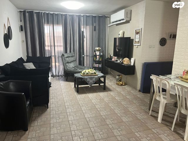 דירה, יהויכין המלך, רובע י"ג, אשדוד