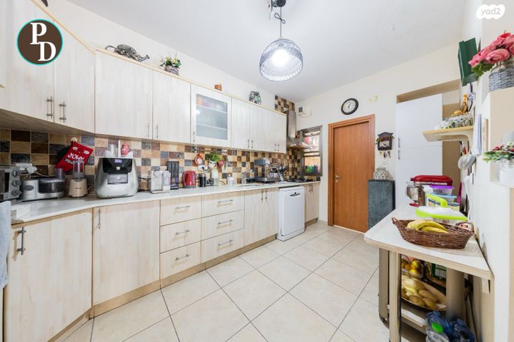 דירת גן, כפר יונה