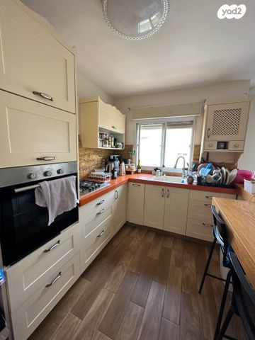 דופלקס, אורות, אור עקיבא