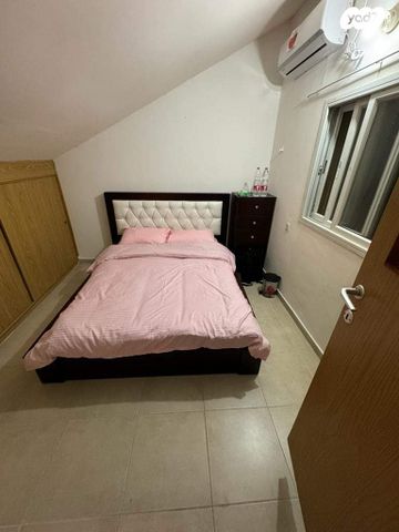 דופלקס, אורות, אור עקיבא