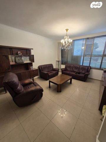 דירה, הרצליה