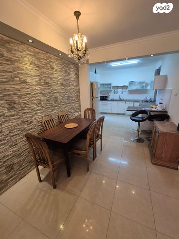 דירה, הרצליה