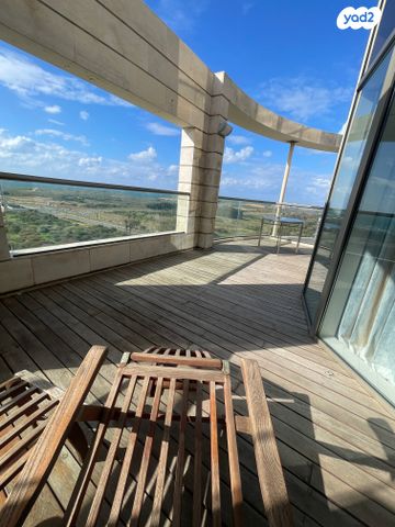 הגוש הגדול, רמת אביב החדשה, נופי ים