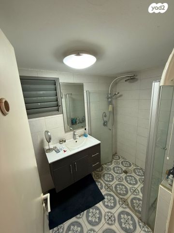 גג/ פנטהאוז, ארלוזורוב, הדר עליון, חיפה