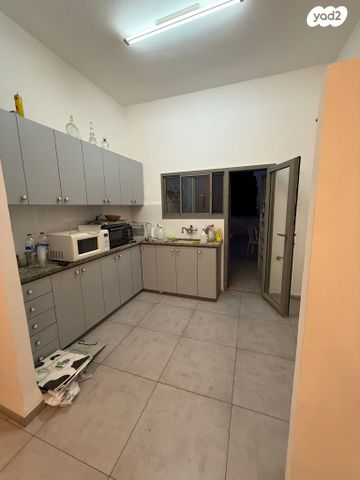 גג/ פנטהאוז, ארלוזורוב, הדר עליון, חיפה