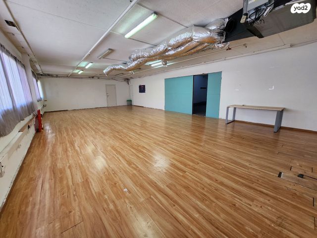 חנויות/ שטח מסחרי, המלאכה, טירת כרמל