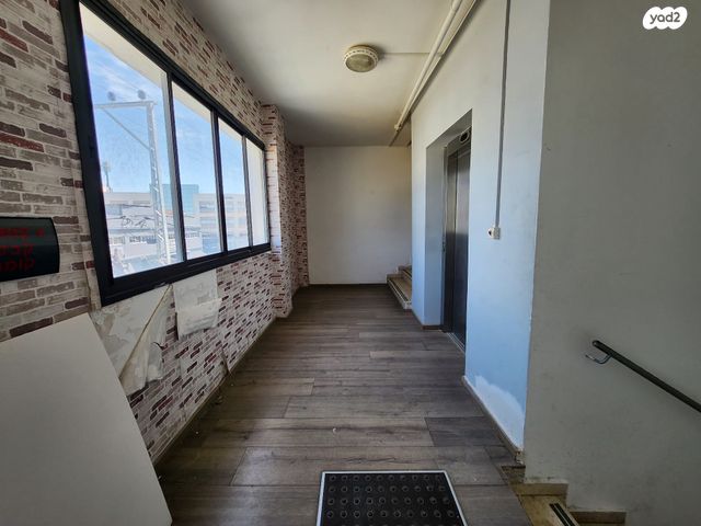 חנויות/ שטח מסחרי, המלאכה, טירת כרמל