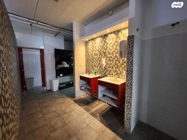 חנויות/ שטח מסחרי, המלאכה, טירת כרמל