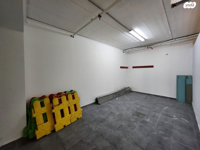 חנויות/ שטח מסחרי, המלאכה, טירת כרמל